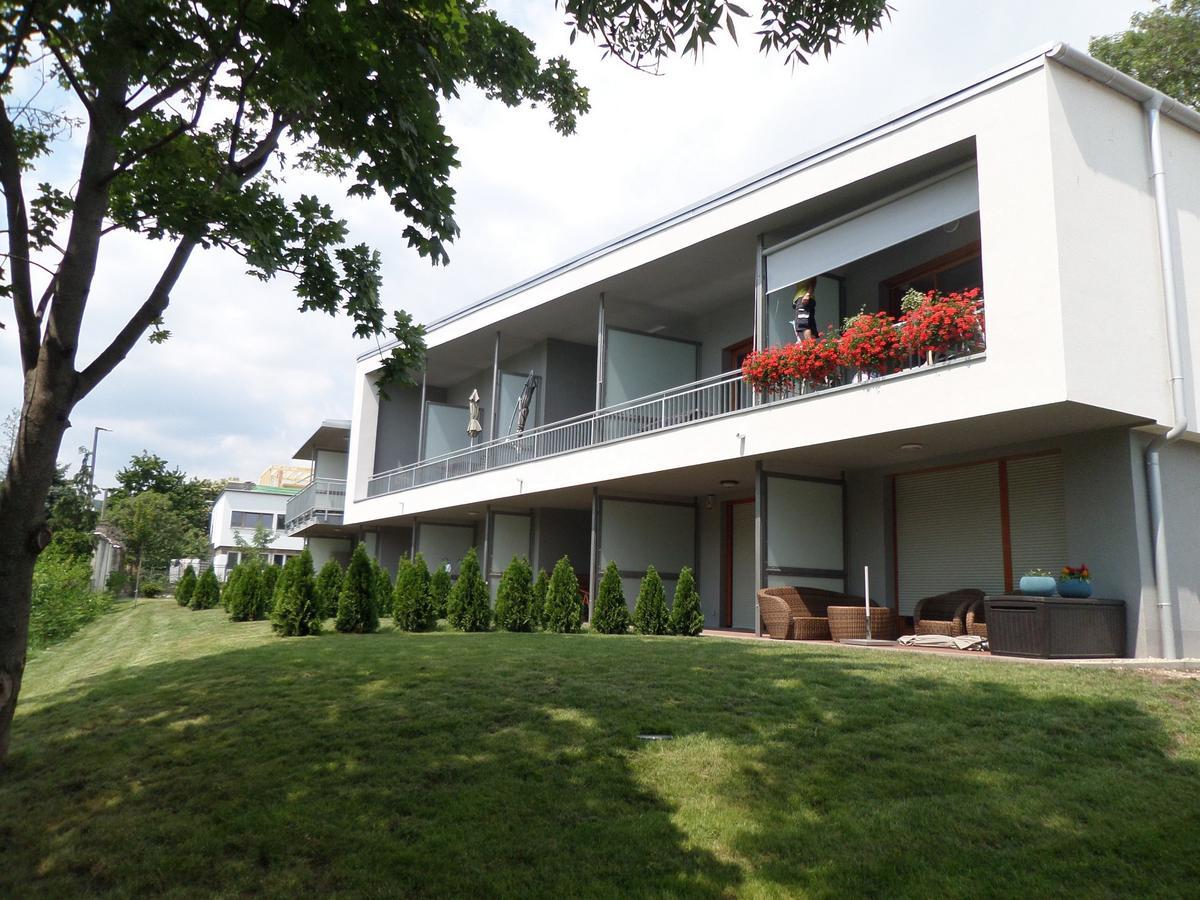 Silver Delux Apartman Balatonfured Exterior photo